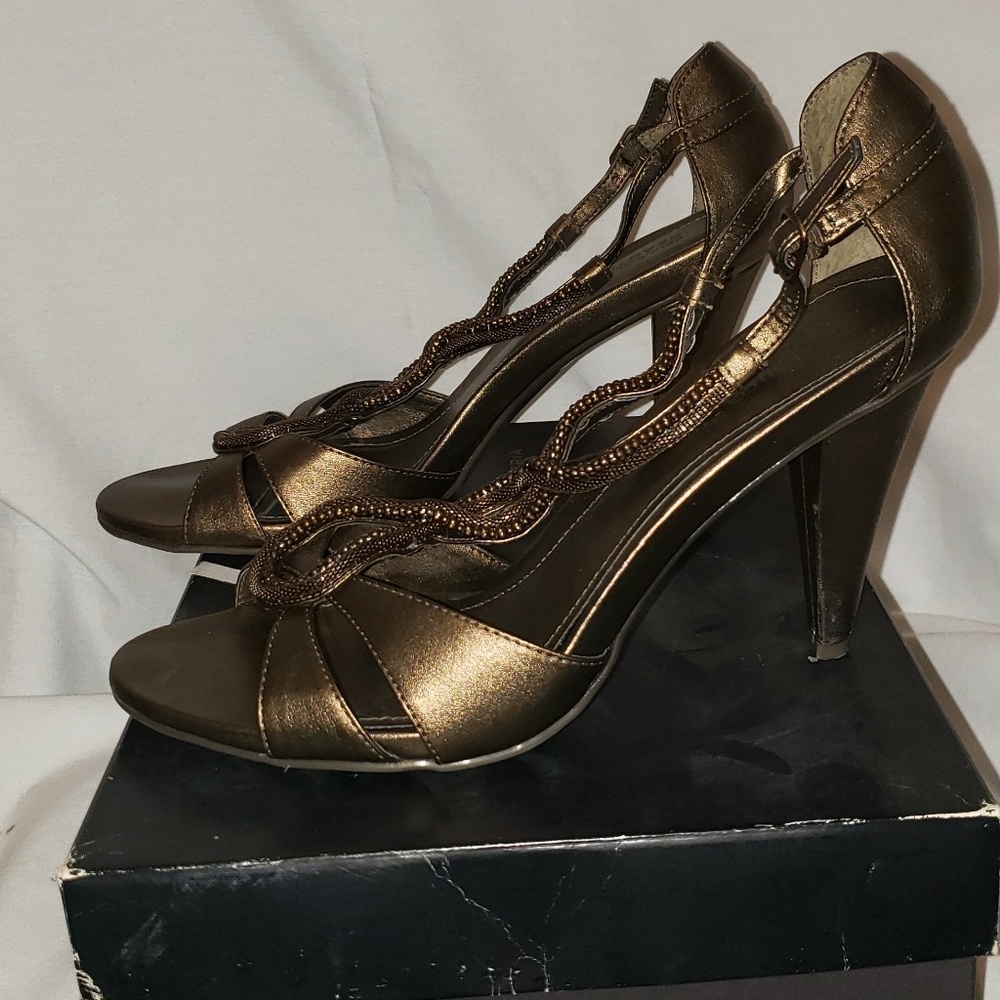 Kenneth Cole Reaction Heels Size 9.5